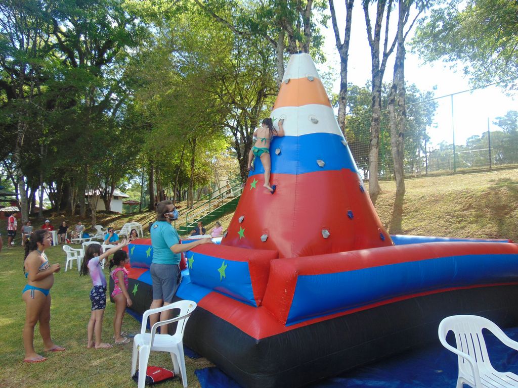 Sol, diversão e música boa na Abertura da Temporada de Verão