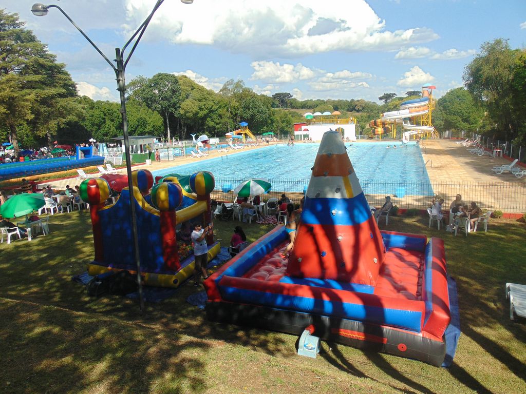Sol, diversão e música boa na Abertura da Temporada de Verão