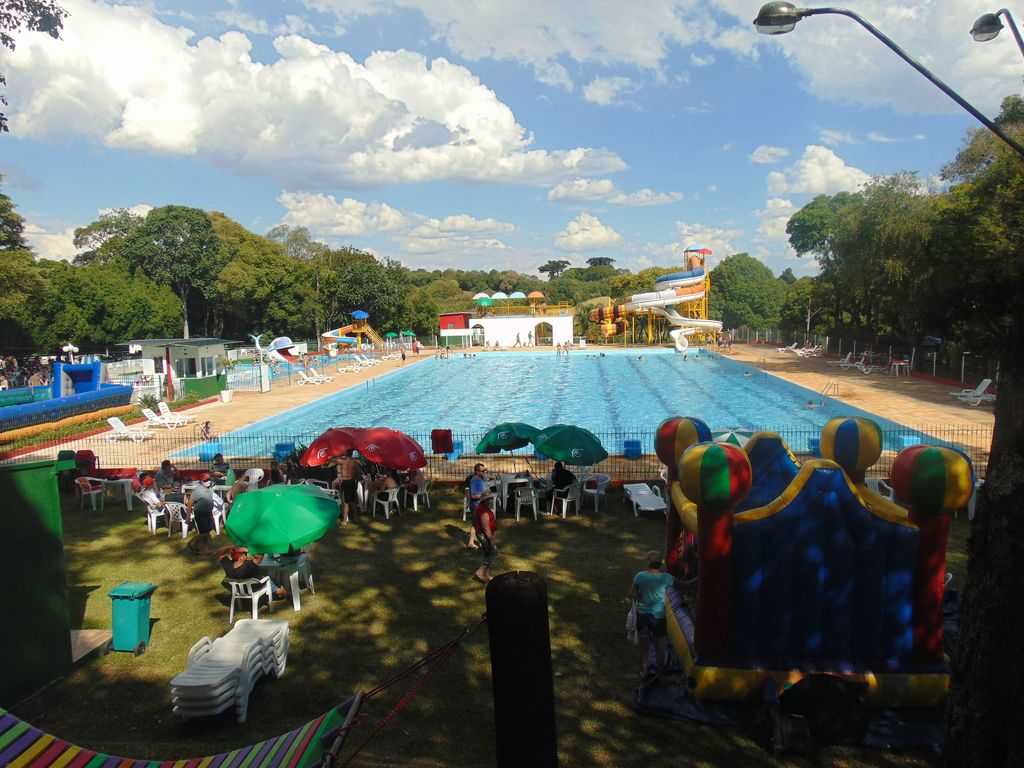 Sol, diversão e música boa na Abertura da Temporada de Verão