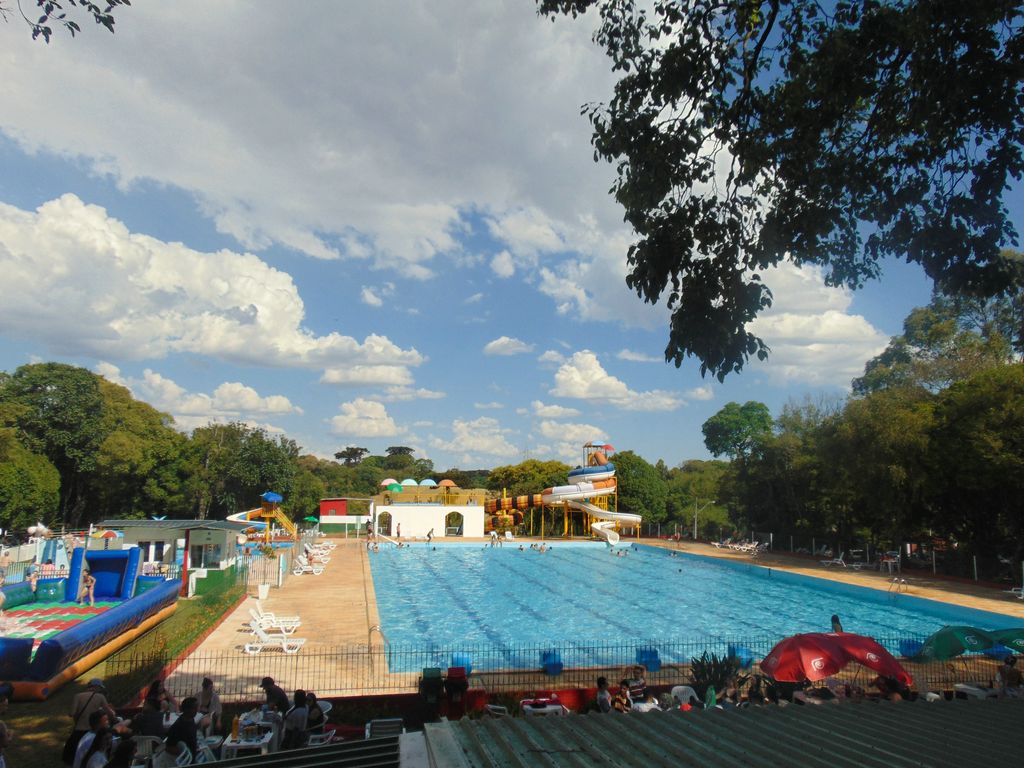 Sol, diversão e música boa na Abertura da Temporada de Verão