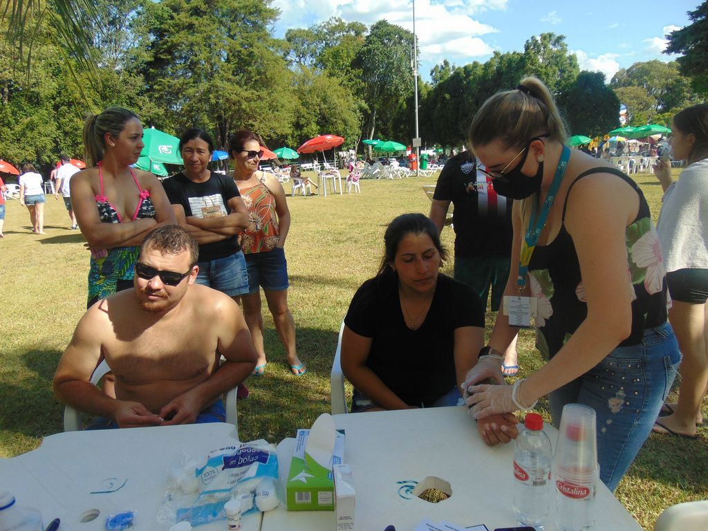 Sol, diversão e música boa na Abertura da Temporada de Verão