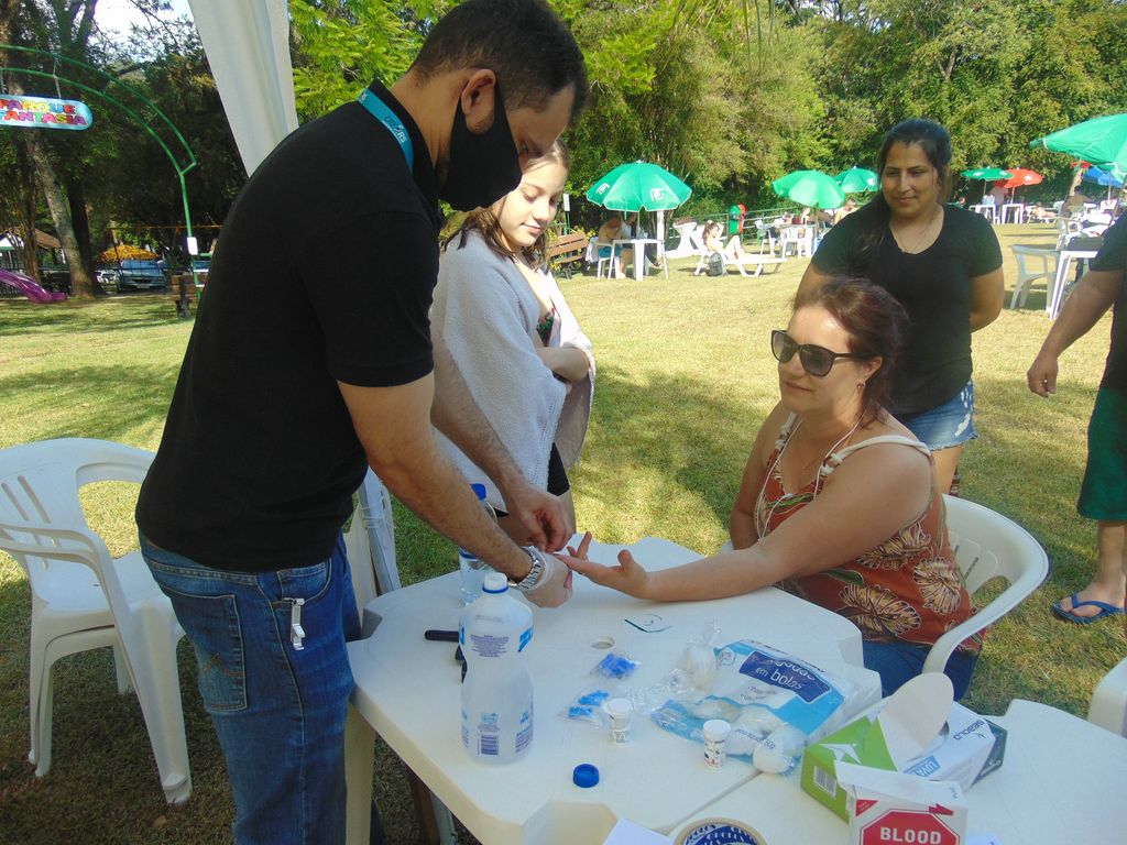 Sol, diversão e música boa na Abertura da Temporada de Verão