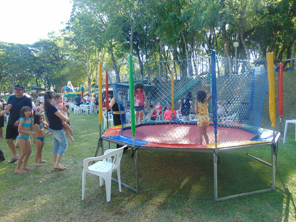Sol, diversão e música boa na Abertura da Temporada de Verão