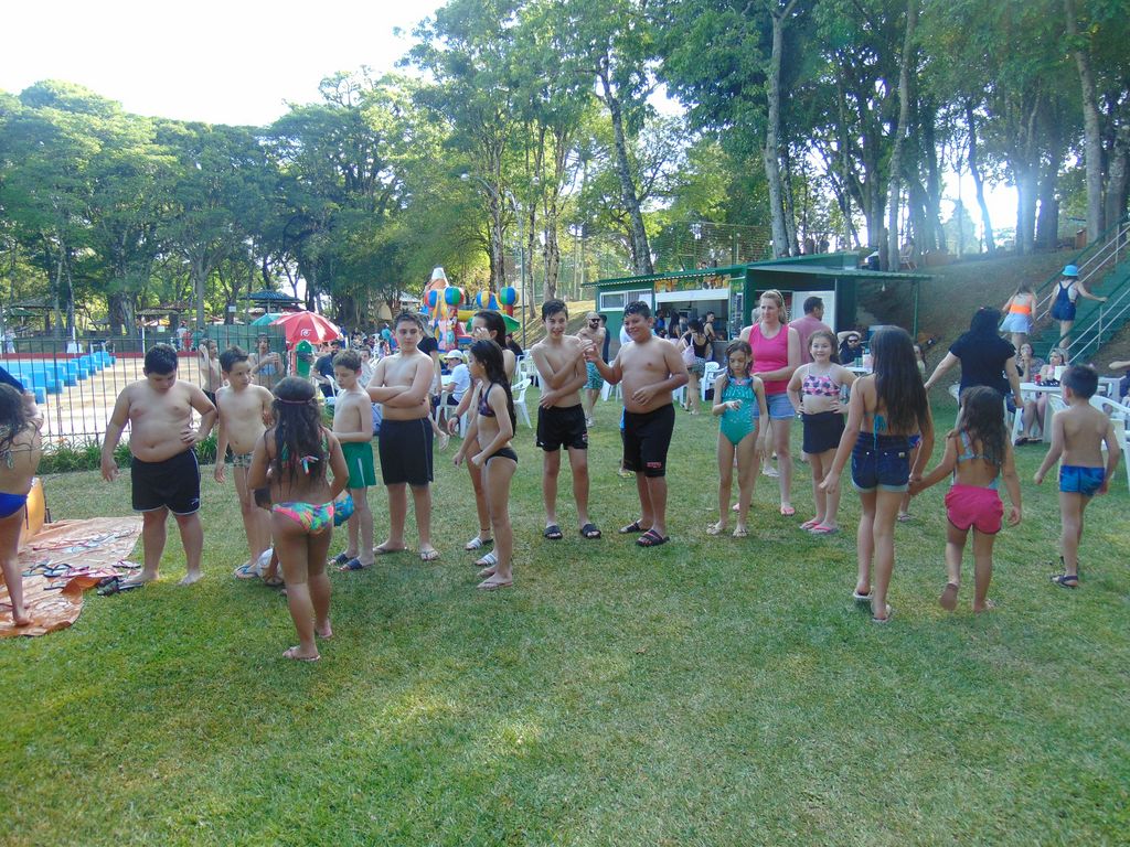 Sol, diversão e música boa na Abertura da Temporada de Verão