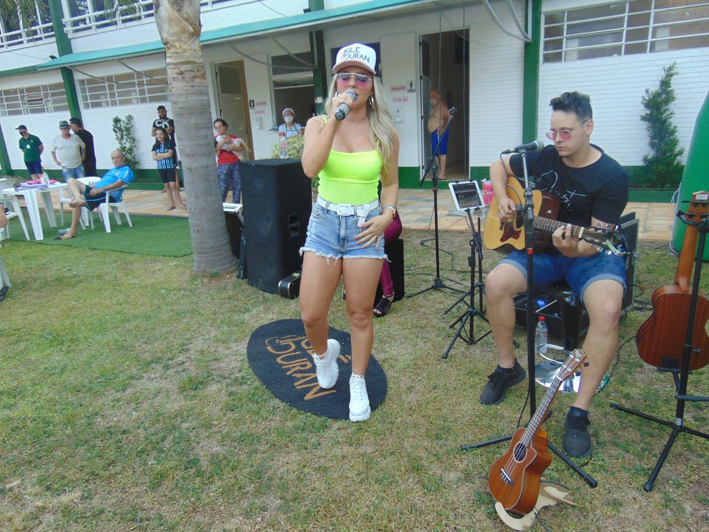 Sol, diversão e música boa na Abertura da Temporada de Verão
