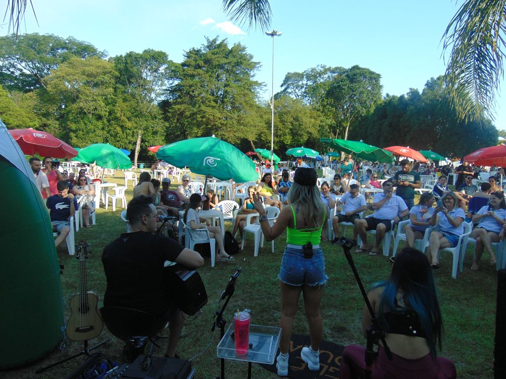 Sol, diversão e música boa na Abertura da Temporada de Verão
