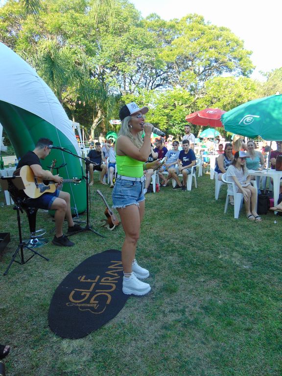 Sol, diversão e música boa na Abertura da Temporada de Verão