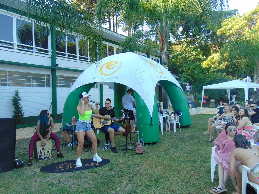 Sol, diversão e música boa na Abertura da Temporada de Verão