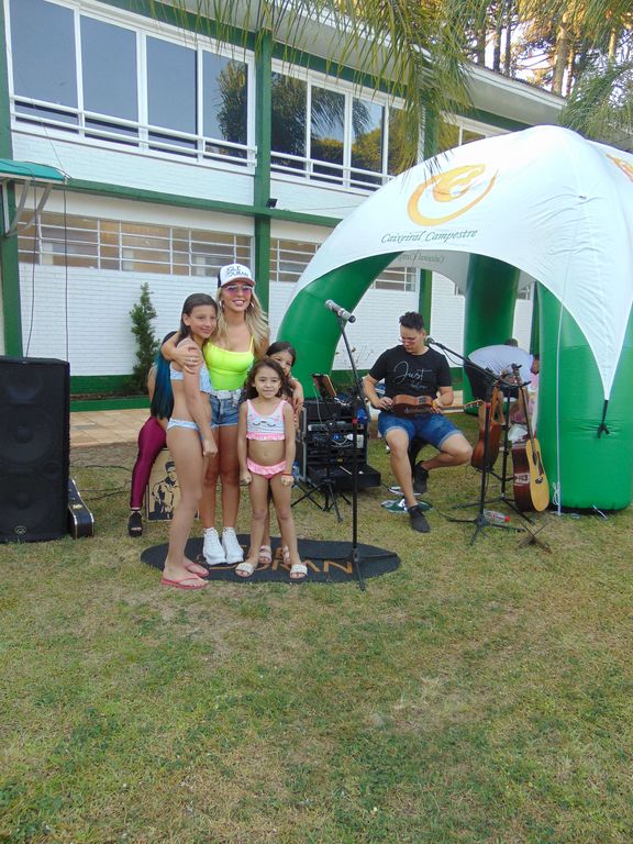 Sol, diversão e música boa na Abertura da Temporada de Verão
