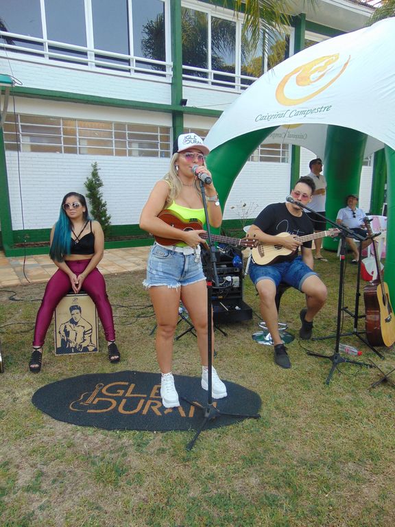 Sol, diversão e música boa na Abertura da Temporada de Verão