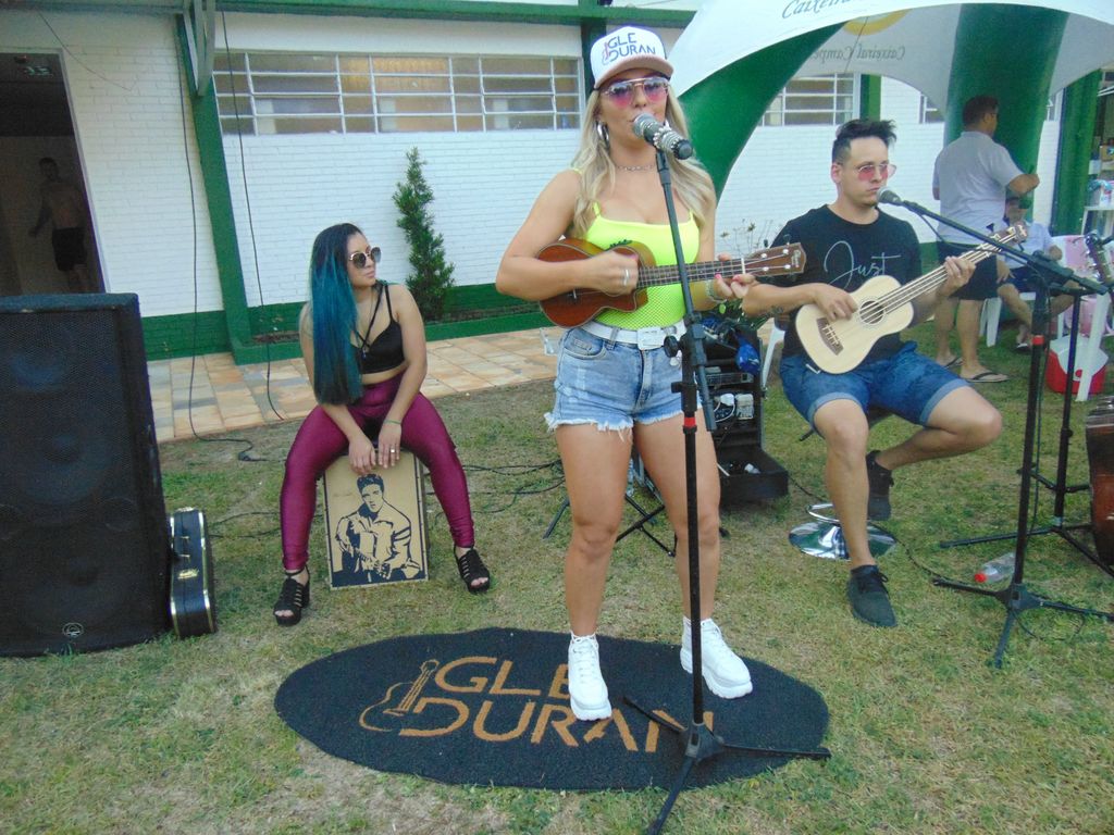 Sol, diversão e música boa na Abertura da Temporada de Verão