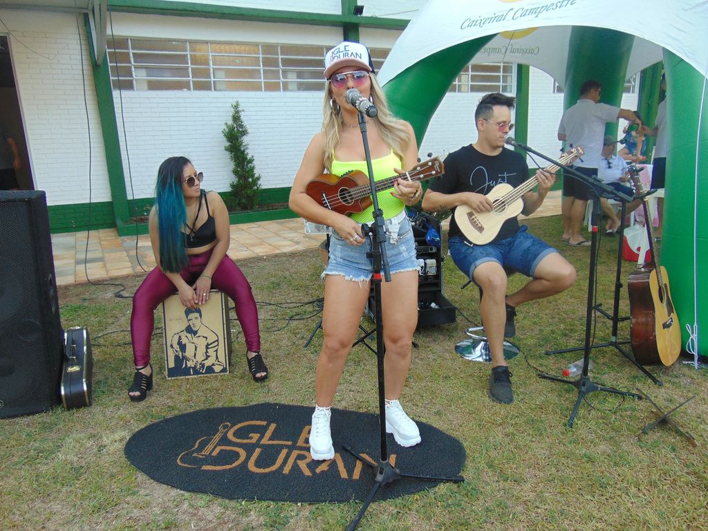 Sol, diversão e música boa na Abertura da Temporada de Verão