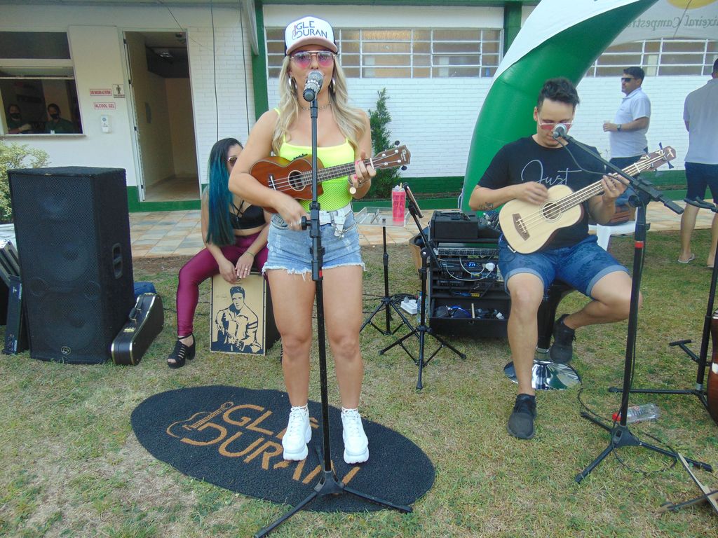 Sol, diversão e música boa na Abertura da Temporada de Verão