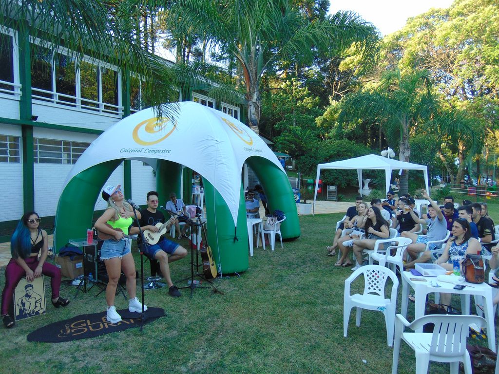 Sol, diversão e música boa na Abertura da Temporada de Verão