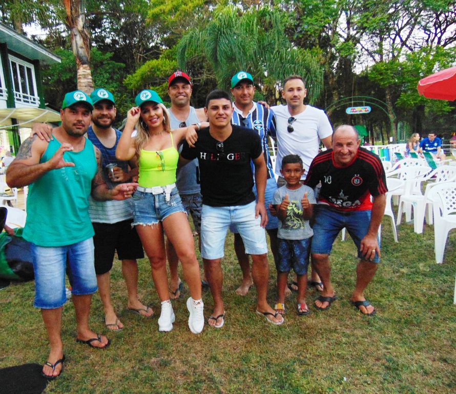 Sol, diversão e música boa na Abertura da Temporada de Verão