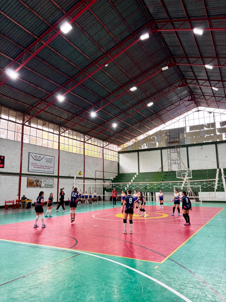 SHOW DE VOLEIBOL NO CLUBE