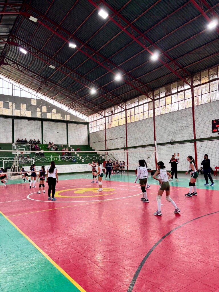 SHOW DE VOLEIBOL NO CLUBE
