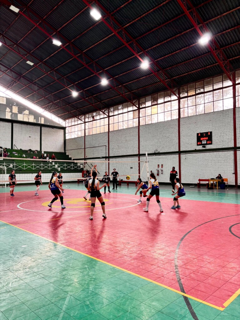 SHOW DE VOLEIBOL NO CLUBE