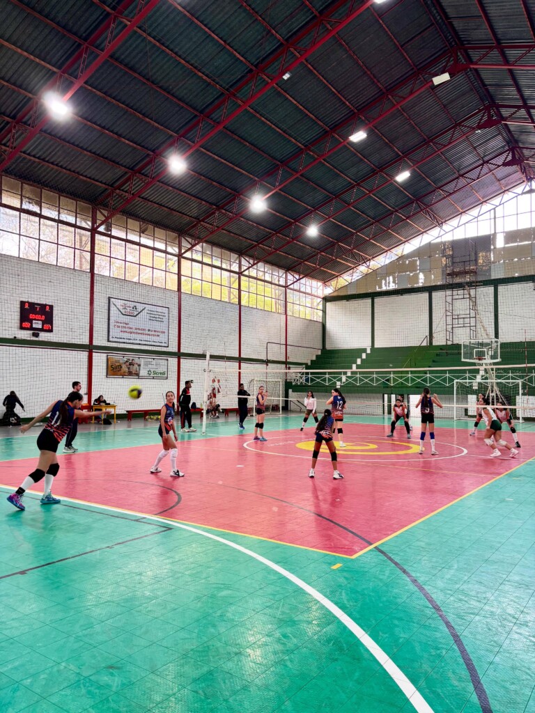 SHOW DE VOLEIBOL NO CLUBE