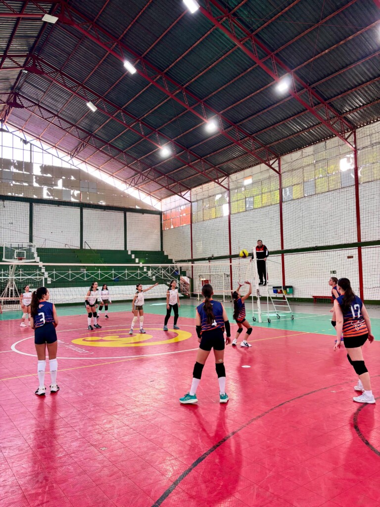 SHOW DE VOLEIBOL NO CLUBE