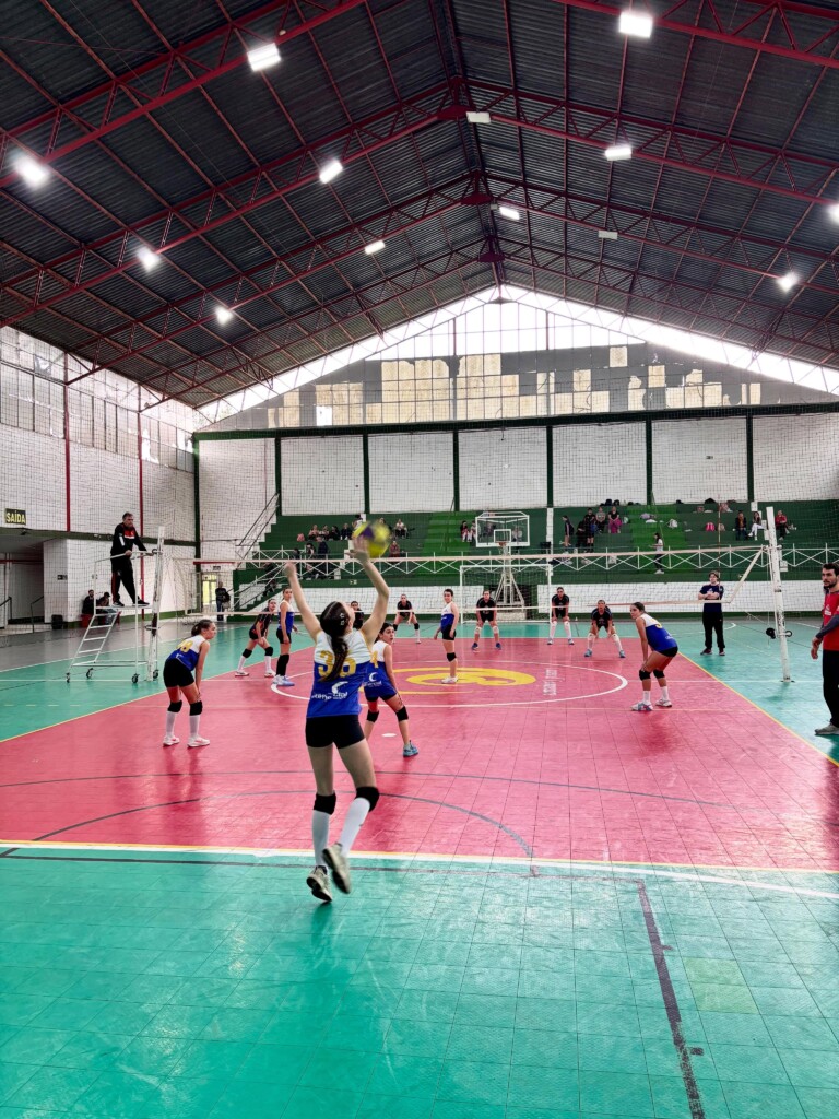 SHOW DE VOLEIBOL NO CLUBE