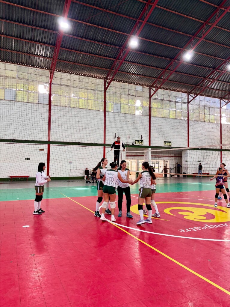 SHOW DE VOLEIBOL NO CLUBE