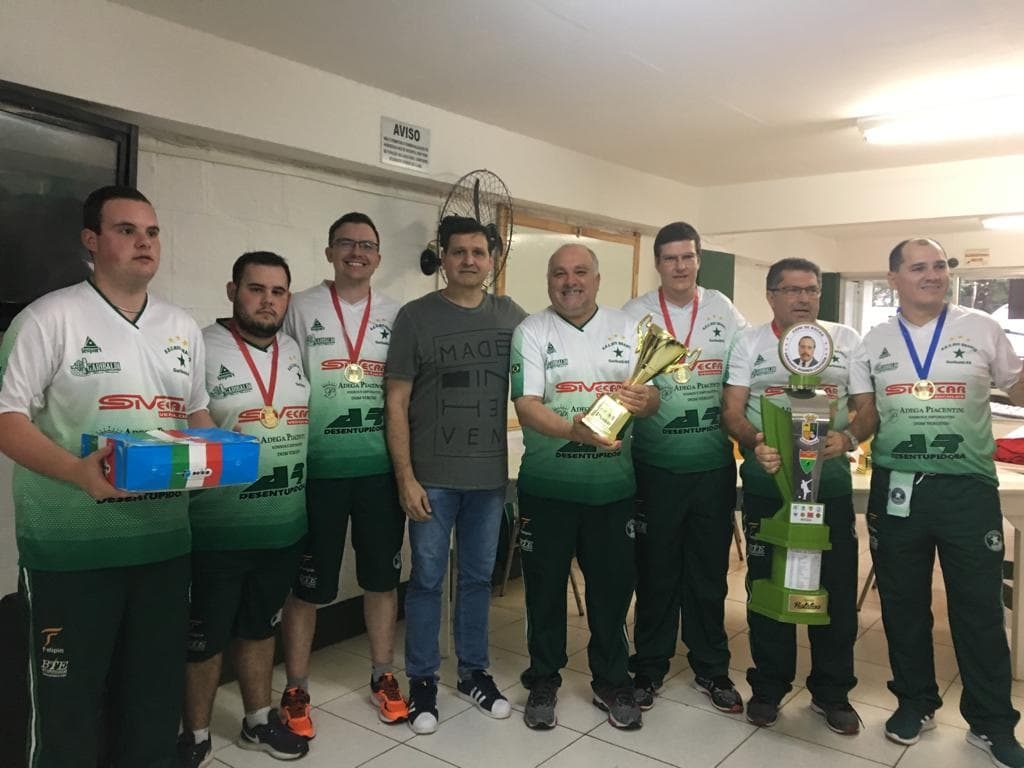 Torneios de Bocha nas canchas do Caixeiral Campestre